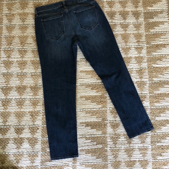 OLD NAVY BOYFRIEND JEANS. - Picture 4 of 7